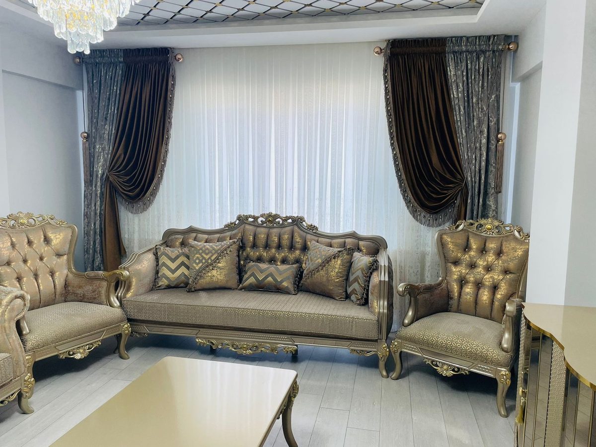 Beyaz desenli stor balkon