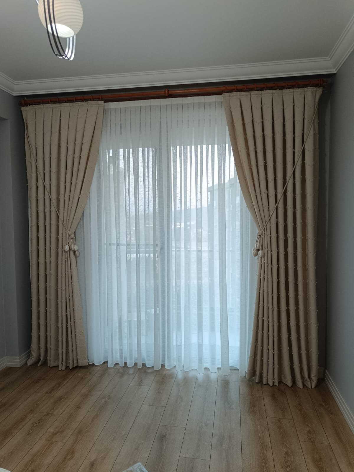 Klasik drapeli fon kahve